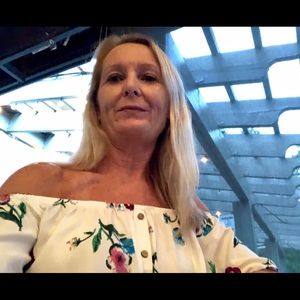 Meet your Posher, Debbie